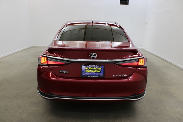 used 2025 Lexus ES car, priced at $44,999