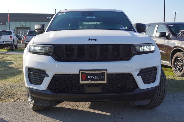 new 2025 Jeep Grand Cherokee car, priced at $43,575