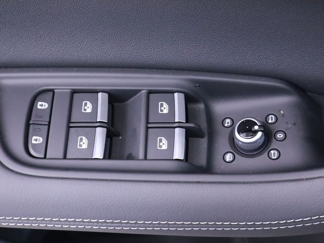 new 2025 Audi Q7 car, priced at $73,750