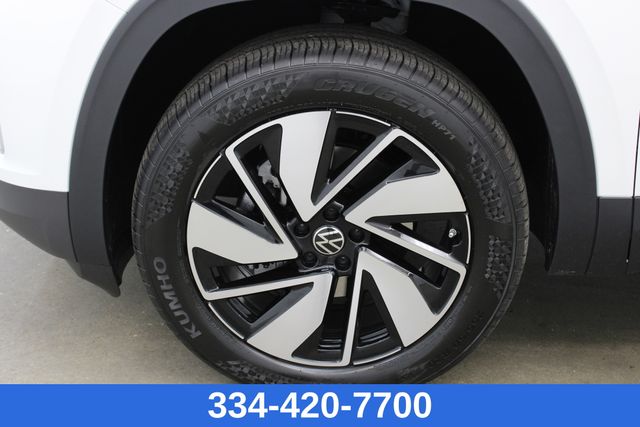 new 2025 Volkswagen Atlas car, priced at $43,693