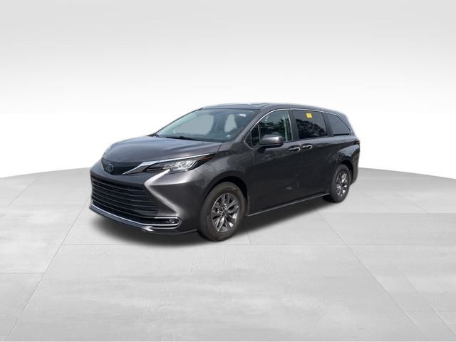 used 2022 Toyota Sienna car, priced at $38,595