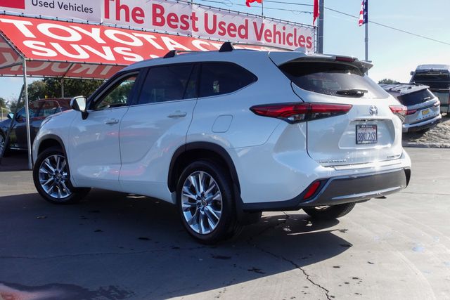 used 2020 Toyota Highlander car, priced at $32,000