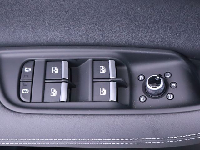 new 2025 Audi Q7 car, priced at $72,250