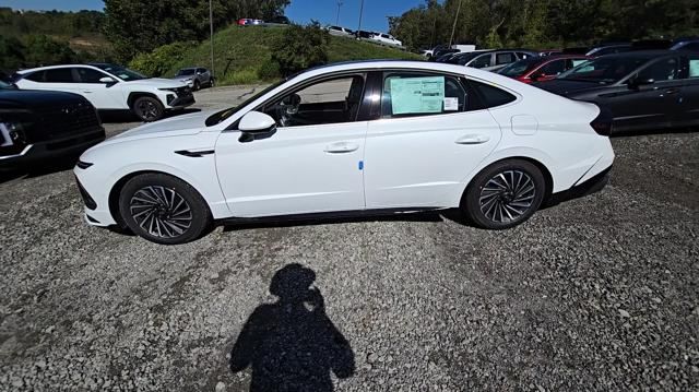 new 2025 Hyundai Sonata Hybrid car, priced at $38,912