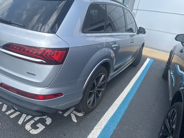 used 2021 Audi Q7 car