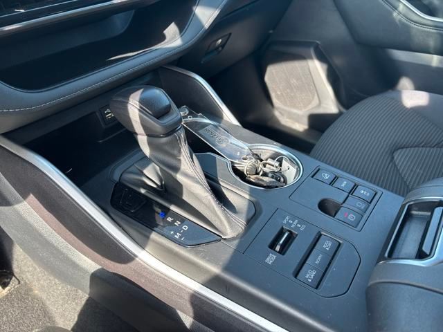 used 2023 Toyota Highlander car, priced at $34,399