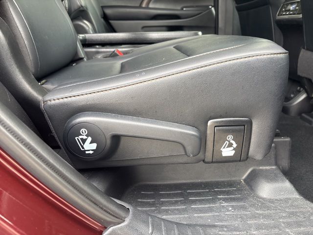 used 2019 Toyota Highlander car, priced at $18,999