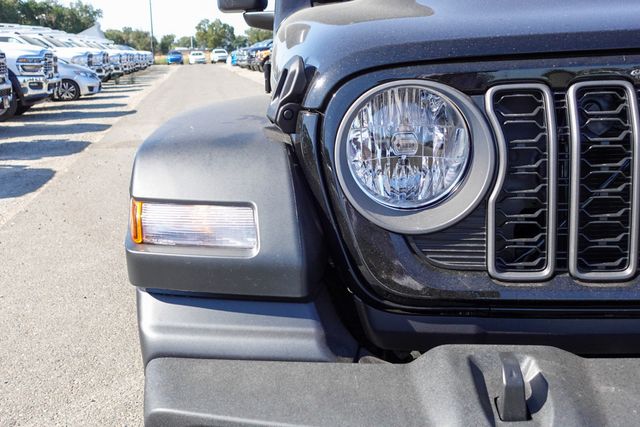 new 2025 Jeep Wrangler car, priced at $40,180