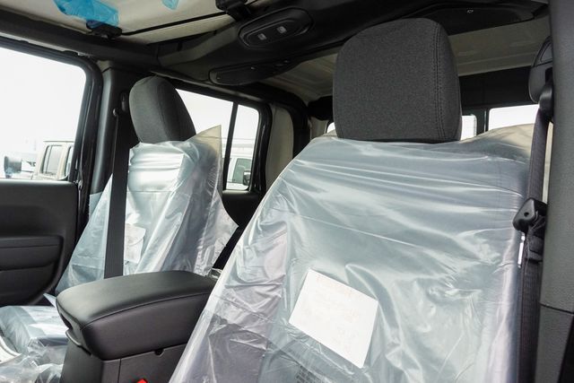 new 2025 Jeep Gladiator car, priced at $46,625