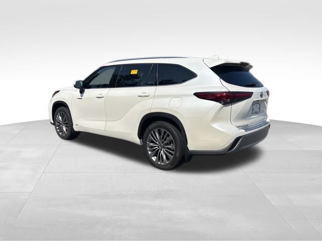 used 2021 Toyota Highlander Hybrid car, priced at $43,699