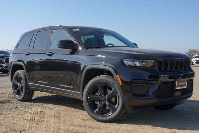 new 2025 Jeep Grand Cherokee car, priced at $44,670