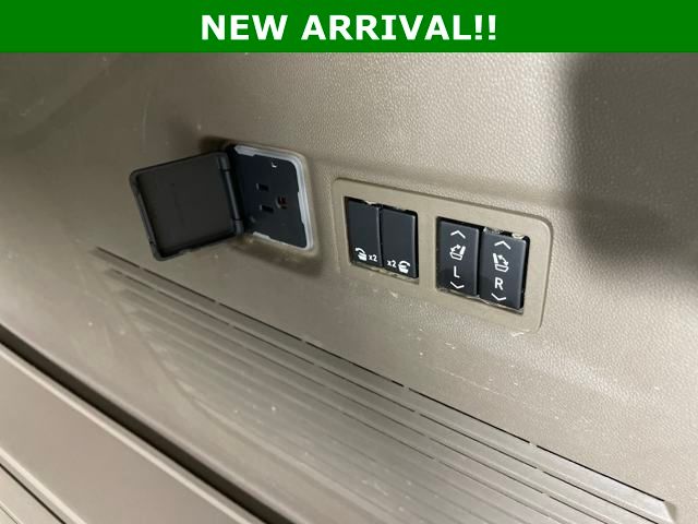 used 2023 GMC Yukon XL car, priced at $67,000
