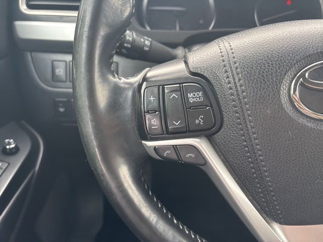 used 2019 Toyota Highlander car, priced at $18,999