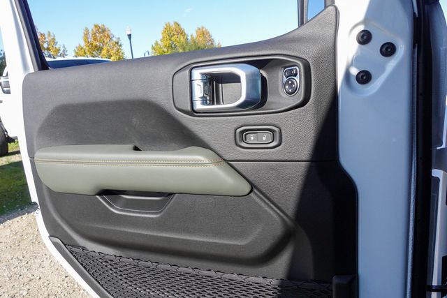 new 2026 Jeep Gladiator car, priced at $61,545