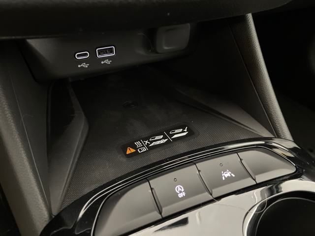 new 2025 Buick Envista car, priced at $31,000