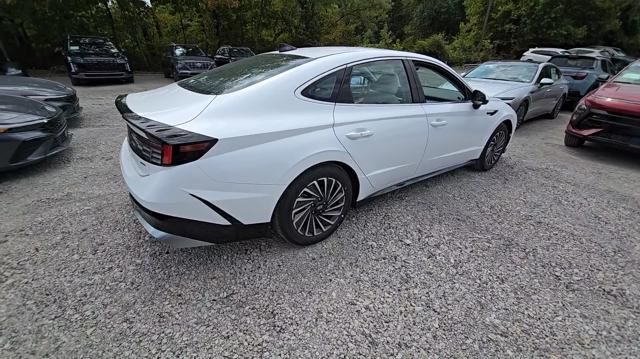 new 2024 Hyundai Sonata Hybrid car, priced at $30,864