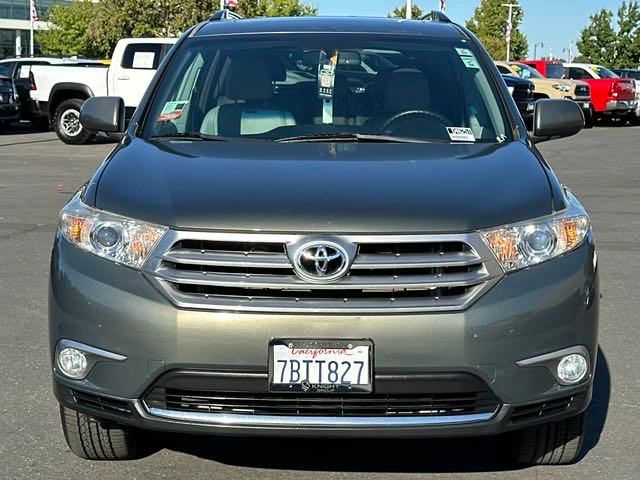 used 2013 Toyota Highlander car, priced at $18,999