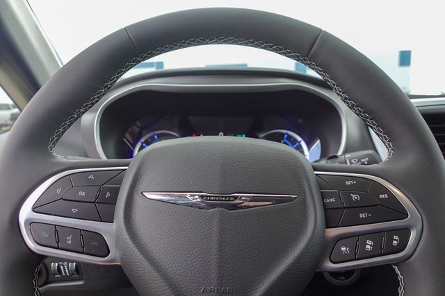 new 2025 Chrysler Pacifica Hybrid car, priced at $41,675