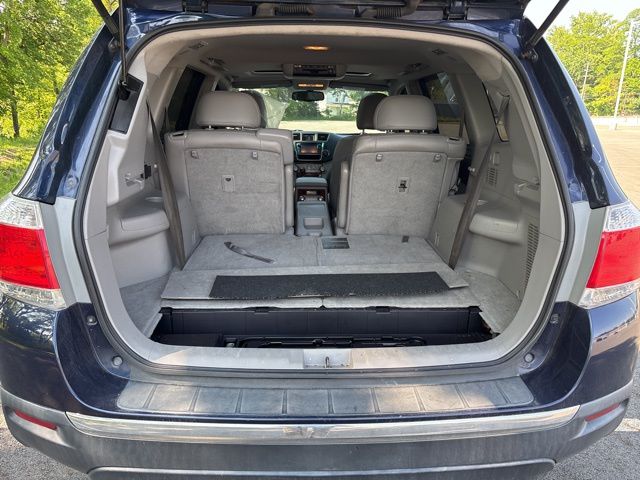 used 2013 Toyota Highlander car, priced at $14,489