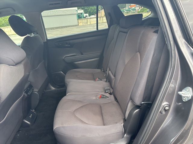 used 2022 Toyota Highlander car, priced at $29,999