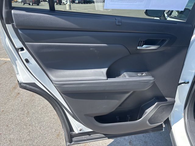 used 2022 Toyota Highlander car, priced at $39,599