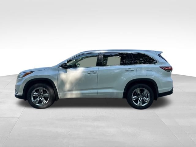 used 2015 Toyota Highlander car, priced at $21,999