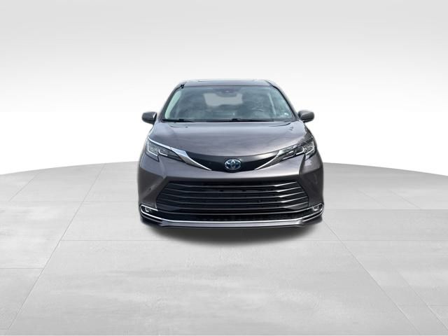 used 2022 Toyota Sienna car, priced at $38,595