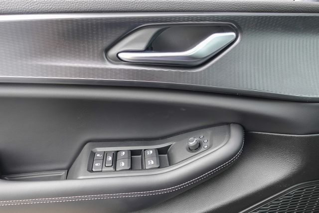 new 2025 Jeep Grand Cherokee car, priced at $33,530