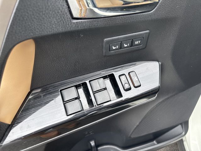 used 2018 Toyota RAV4 Hybrid car, priced at $18,999