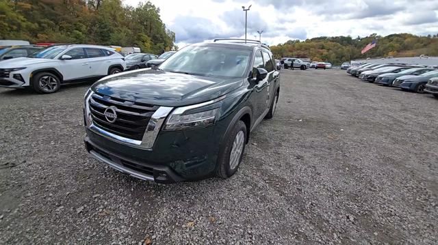 new 2024 Nissan Pathfinder car, priced at $39,805