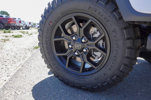 new 2025 Jeep Gladiator car, priced at $39,735