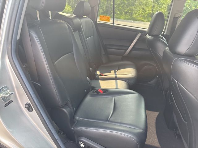 used 2013 Toyota Highlander car, priced at $15,999