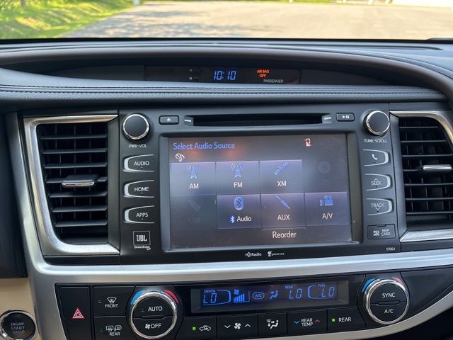 used 2015 Toyota Highlander car, priced at $21,999