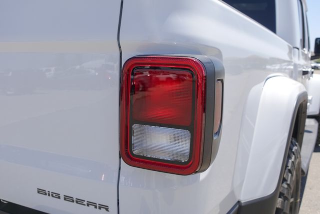 new 2025 Jeep Gladiator car, priced at $43,675