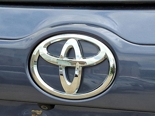 used 2018 Toyota Highlander car, priced at $21,879