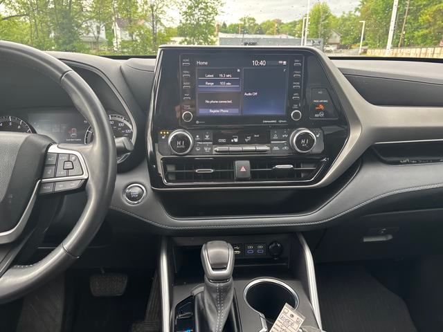 used 2022 Toyota Highlander car, priced at $36,099