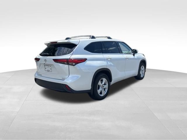 used 2022 Toyota Highlander car, priced at $31,199