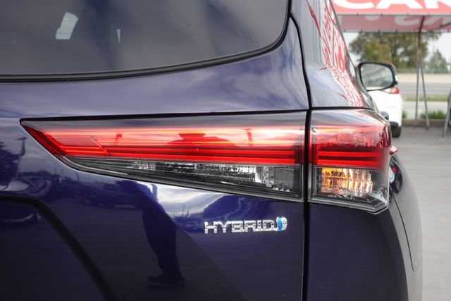 used 2023 Toyota Highlander Hybrid car, priced at $39,000