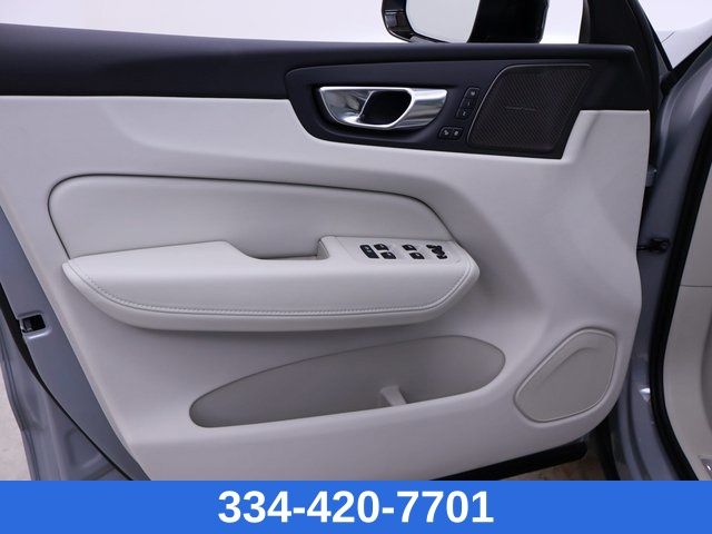 new 2025 Volvo XC60 car, priced at $53,128