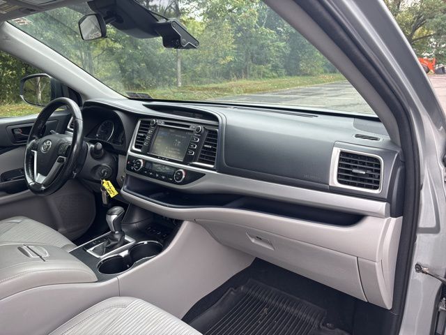 used 2017 Toyota Highlander car, priced at $17,799