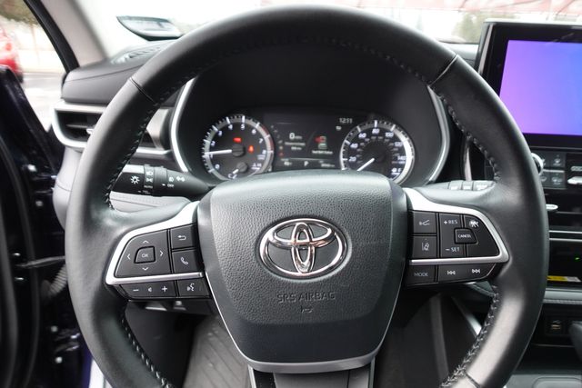 used 2023 Toyota Highlander car, priced at $37,300