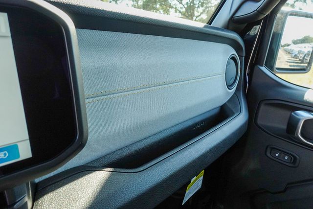 new 2025 Jeep Wrangler car, priced at $40,180