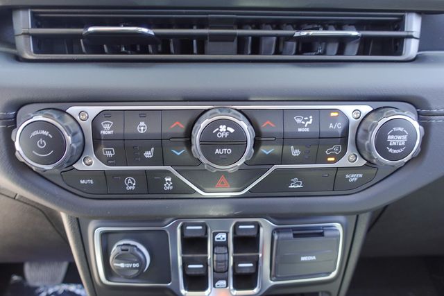 new 2025 Jeep Gladiator car, priced at $43,675