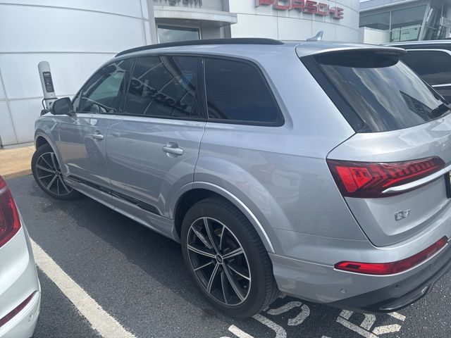 used 2021 Audi Q7 car