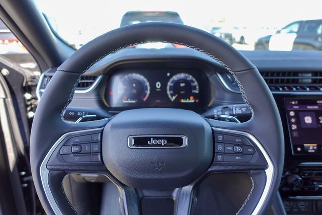 new 2025 Jeep Grand Cherokee car, priced at $40,650