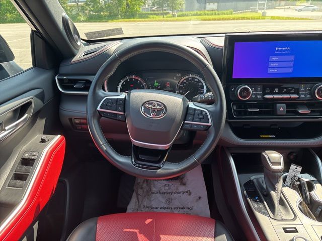 used 2023 Toyota Highlander car, priced at $42,499