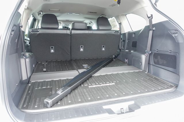 new 2025 Toyota Highlander car