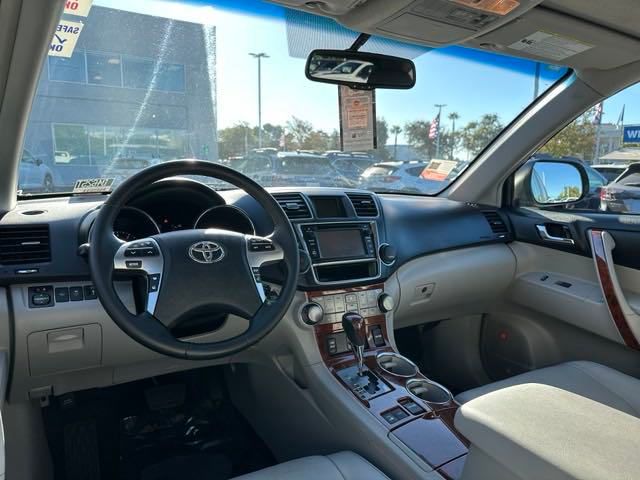 used 2013 Toyota Highlander car, priced at $18,999