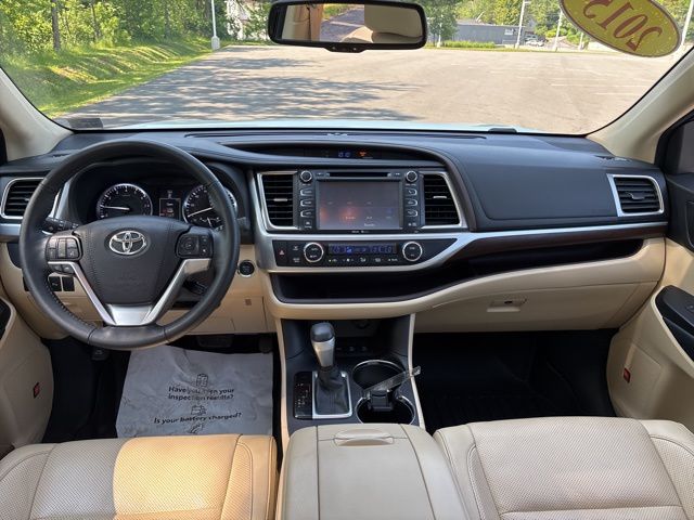 used 2015 Toyota Highlander car, priced at $21,999