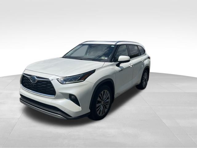 used 2021 Toyota Highlander Hybrid car, priced at $43,599